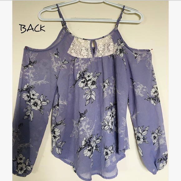 Floral Cold Shoulder Top💜🌼 - Picture 3 of 3
